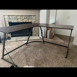 Wood top L-shape desk